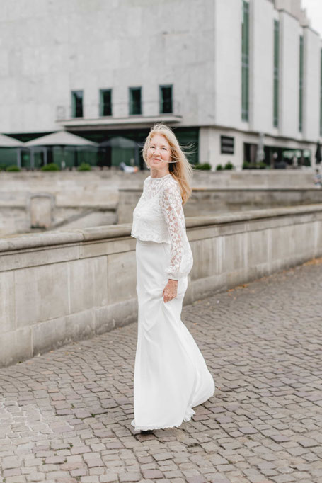  Brautkleid Zweiteiler mit langen Ärmeln als Spitzentop - elementar