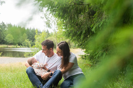 Photo de grossesse à Alençon, réalisation de photo de naissance, portrait de famille et d'enfant. Photographe à Nantes, Cholet, se déplace au Mans, Argentan.