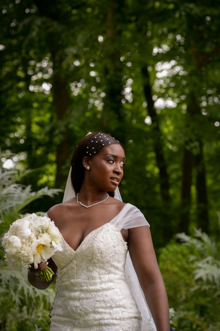 Portrait et robe de la mariée à Nantes avec Mathilde photographe à Beaupréau et à Cholet.