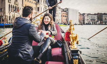 Surprise-Proposal-on-the-Gran-Canal