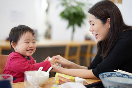 食べることは楽しいと経験させてあげる