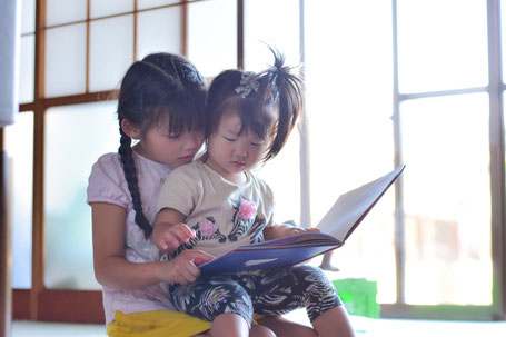 「お盆」がテーマの絵本を読む