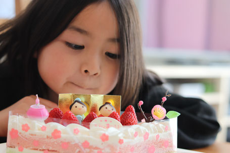 ひな祭りケーキなどお菓子やデザート