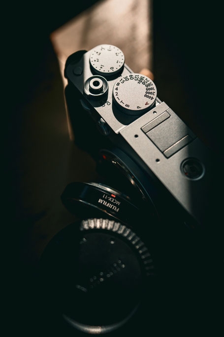 Fujifilm X-E5 mit MCEX-11 Makroring