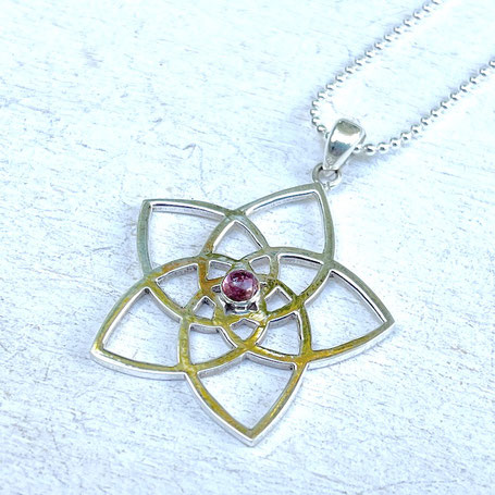 Symbol Schmuck - Venusblume Anhänger mit Edelstein in Silber