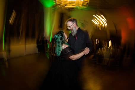 Gothic Hochzeit Fotograf Dresden, Gothic Hochzeit Burg Kriebstein, Burg Kriebstein Heiraten, Hochzeitsfotograf Burg Kriebstein, Hochzeit WGT, Hochzeit in schwarz, Schwarzes Brautkleid Dresden, Gothic Hochzeitsfotografie, mittelalterliche Hochzeit Dresden,