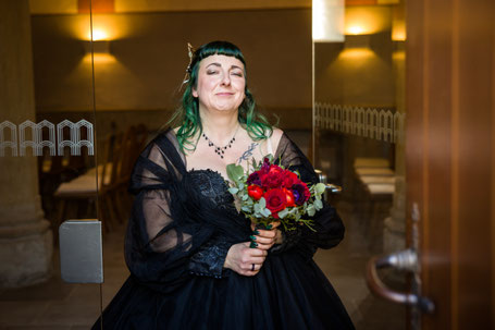 Gothic Hochzeit Fotograf Dresden, Gothic Hochzeit Burg Kriebstein, Burg Kriebstein Heiraten, Hochzeitsfotograf Burg Kriebstein, Hochzeit WGT, Hochzeit in schwarz, Schwarzes Brautkleid Dresden, Gothic Hochzeitsfotografie, mittelalterliche Hochzeit Dresden,