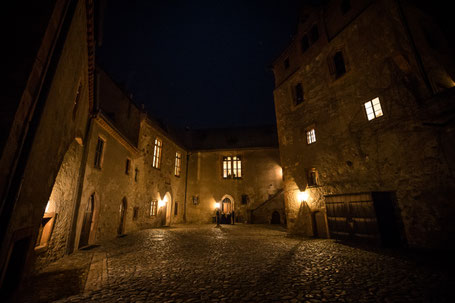 Gothic Hochzeit Fotograf Dresden, Gothic Hochzeit Burg Kriebstein, Burg Kriebstein Heiraten, Hochzeitsfotograf Burg Kriebstein, Hochzeit WGT, Hochzeit in schwarz, Schwarzes Brautkleid Dresden, Gothic Hochzeitsfotografie, mittelalterliche Hochzeit Dresden,
