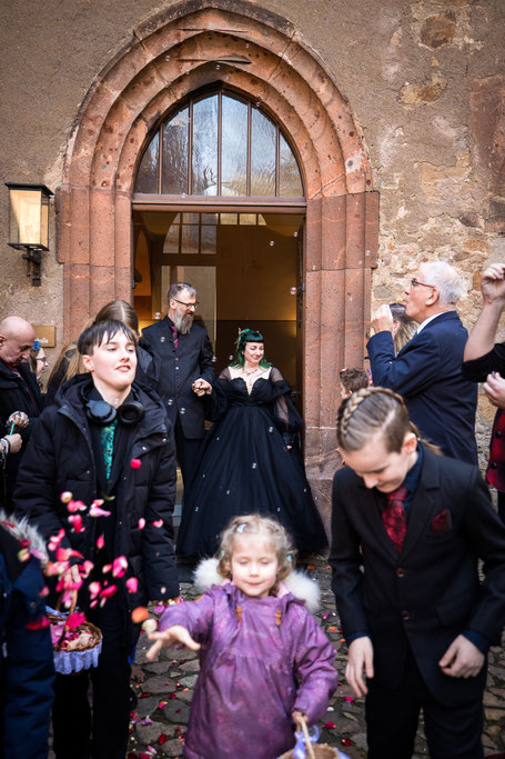 Gothic Hochzeit Fotograf Dresden, Gothic Hochzeit Burg Kriebstein, Burg Kriebstein Heiraten, Hochzeitsfotograf Burg Kriebstein, Hochzeit WGT, Hochzeit in schwarz, Schwarzes Brautkleid Dresden, Gothic Hochzeitsfotografie, mittelalterliche Hochzeit Dresden,