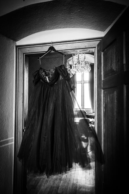 Gothic Hochzeit Fotograf Dresden, Gothic Hochzeit Burg Kriebstein, Burg Kriebstein Heiraten, Hochzeitsfotograf Burg Kriebstein, Hochzeit WGT, Hochzeit in schwarz, Schwarzes Brautkleid Dresden, Gothic Hochzeitsfotografie, mittelalterliche Hochzeit Dresden,