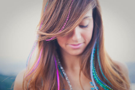 Modell mit bunten Extensions