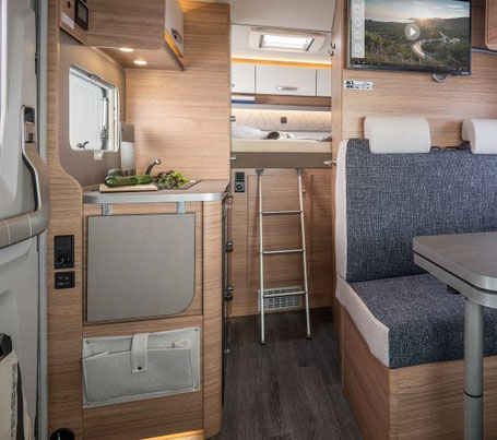 Weinsberg CaraLoft Wohnmobil Innenraum in Holzoptik 2026