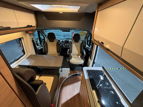 Knaus Camper Van Innenraum 2025