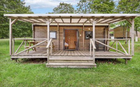 Mobilwohnheim aus Holz auf dem Campingplatz Warsberg in Rheinland-Pfalz 2026