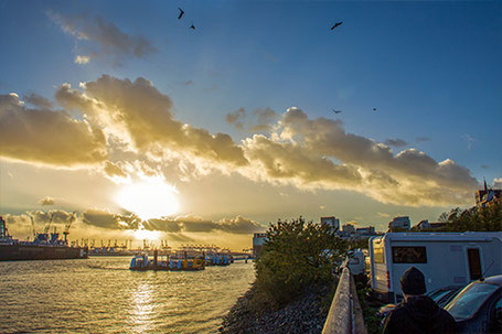 Wohnmobil auf dem Fischmarkt Hamburg 2025