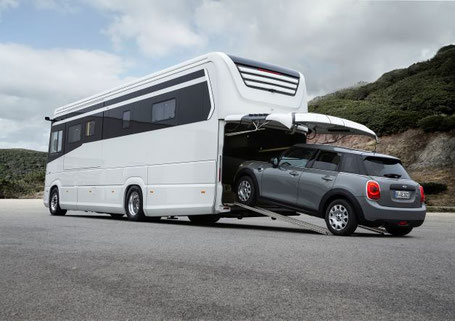 Morelo Grand Empire mit einem Auto in der Heckgarage Luxus Wohnmobil 2026