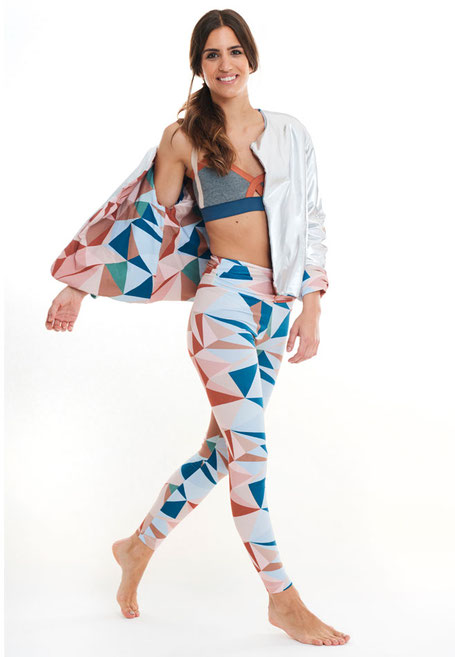 Farbige Leggings für Yoga, Fitness und Sport nachhaltig produziert von LolaFred.com