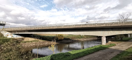 Typische Spannbetonbrücke zur Analyse von Tragwerksverhalten unter Verkehrslast