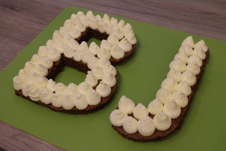 letter cake