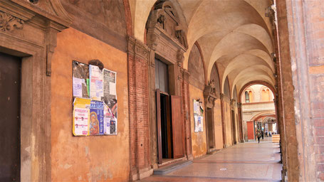 Bologna Sehenswürdigkeiten: Sozialer Treffpunkt Portico