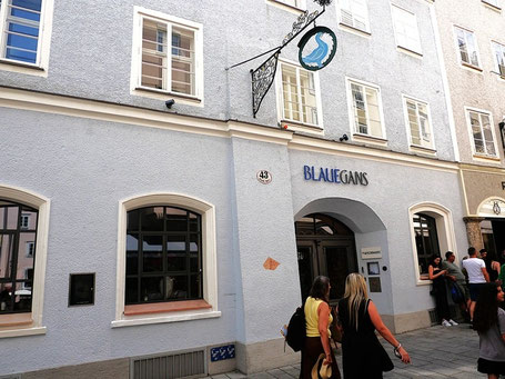Auf den Spuren von Mozart durch Salzburg: artHotel Blaue Gans