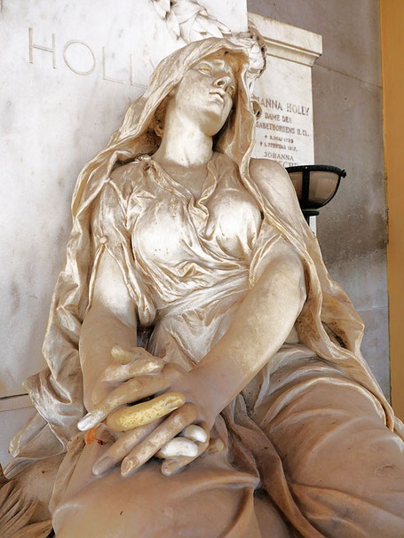 Wien Zentralfriedhof: Gut gebettet nach dem Besuch auf dem Friedhof