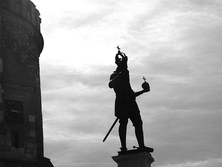 Top 10 Sehenswürdigkeiten Aachen: Karlsbrunnen mit Kaiser Karl