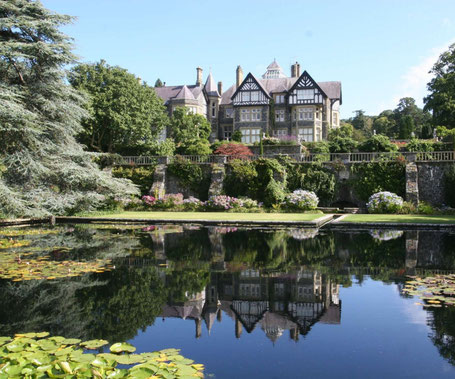 Bodnant Garden mit spiegelglattem Teich ©My own Travel