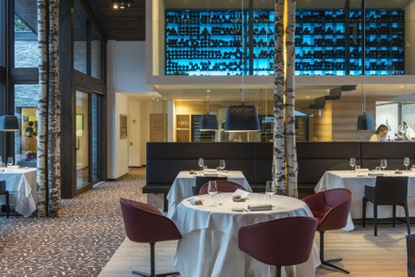 Restaurant mit schwebendem Wein"keller" ©Terra - The Magic Place