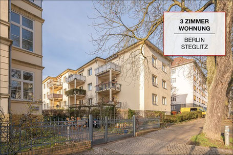 3-Zimmer-Altbauwohnung in Berlin-Steglitz mit klassischer Fassade, Balkonen und repräsentativem Hauseingang.
