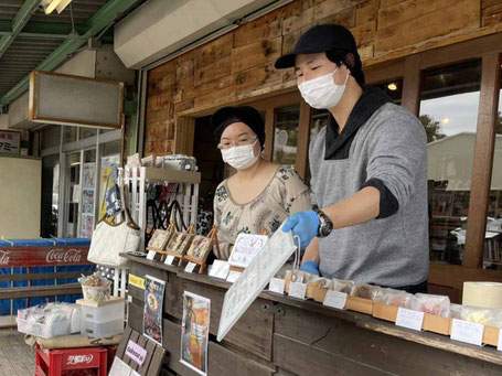 「カフェ スーリール」澤井さん夫婦