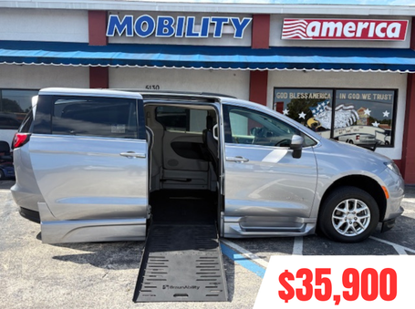 2020 Chrysler Pacifica Wheelchair Vans