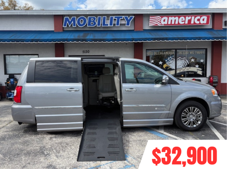 2014 Chrysler Wheelchair Vans