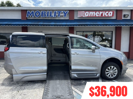 2017 Chrysler Pacifica Wheelchair Vans