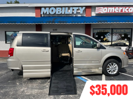 2015 Dodge Grand Caravan Wheelchair Van