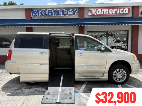2015 Chrysler Wheelchair Vans