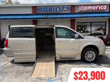 2015 Chrysler Wheelchair Vans