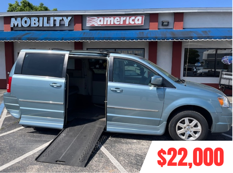 2009 Chrysler Wheelchair Vans