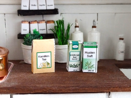 Miniatur-Medikamentenverpackungen basteln