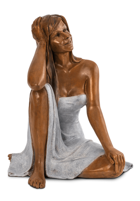 Léa - Sculpture en bronze d'une jeune femme assise par terre l'air songeur