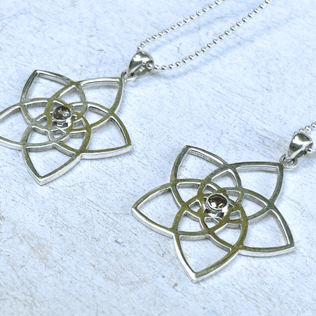 Symbol Ketten aus Silber mit Venusblume und Engelsflügel