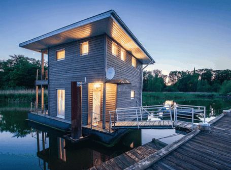 Hausboot mieten 2026 Schwimmende Suite Naturhafen Krummin