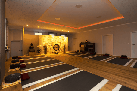Yogaraum einzigartig Zeiskam. Lachyoga-Kurs