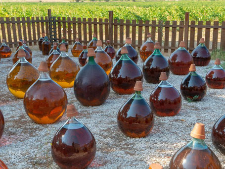 Vin Doux Naturel rijpt in Bonbonnes