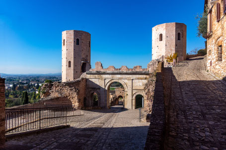 Spello: Porta Venere e Torri di Properzio