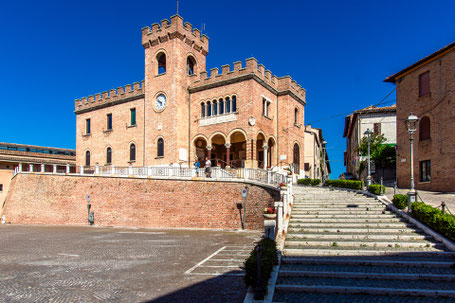 Mondolfo: Piazza Centrale