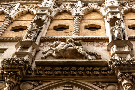 Ancona: Loggia dei Mercanti