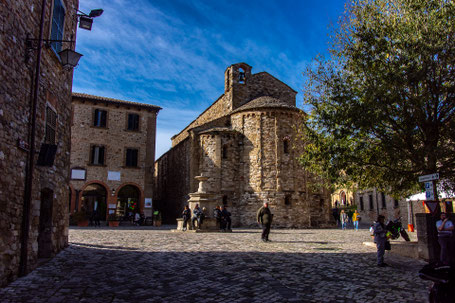 San Leo, l'antica Pieve attribuita a Leone, fondatore della città