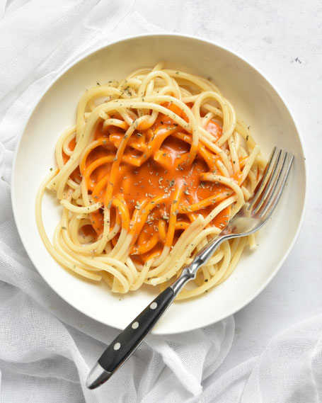 Tomatensoße wie Maggie Delikatess selber machen, Maggie Tomatensoße vegan, Tomatensoße Mehlschwitze vegan, Fertigtomatensoße selber machen
