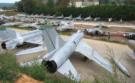 Avions de chasse, musée château de Savigny